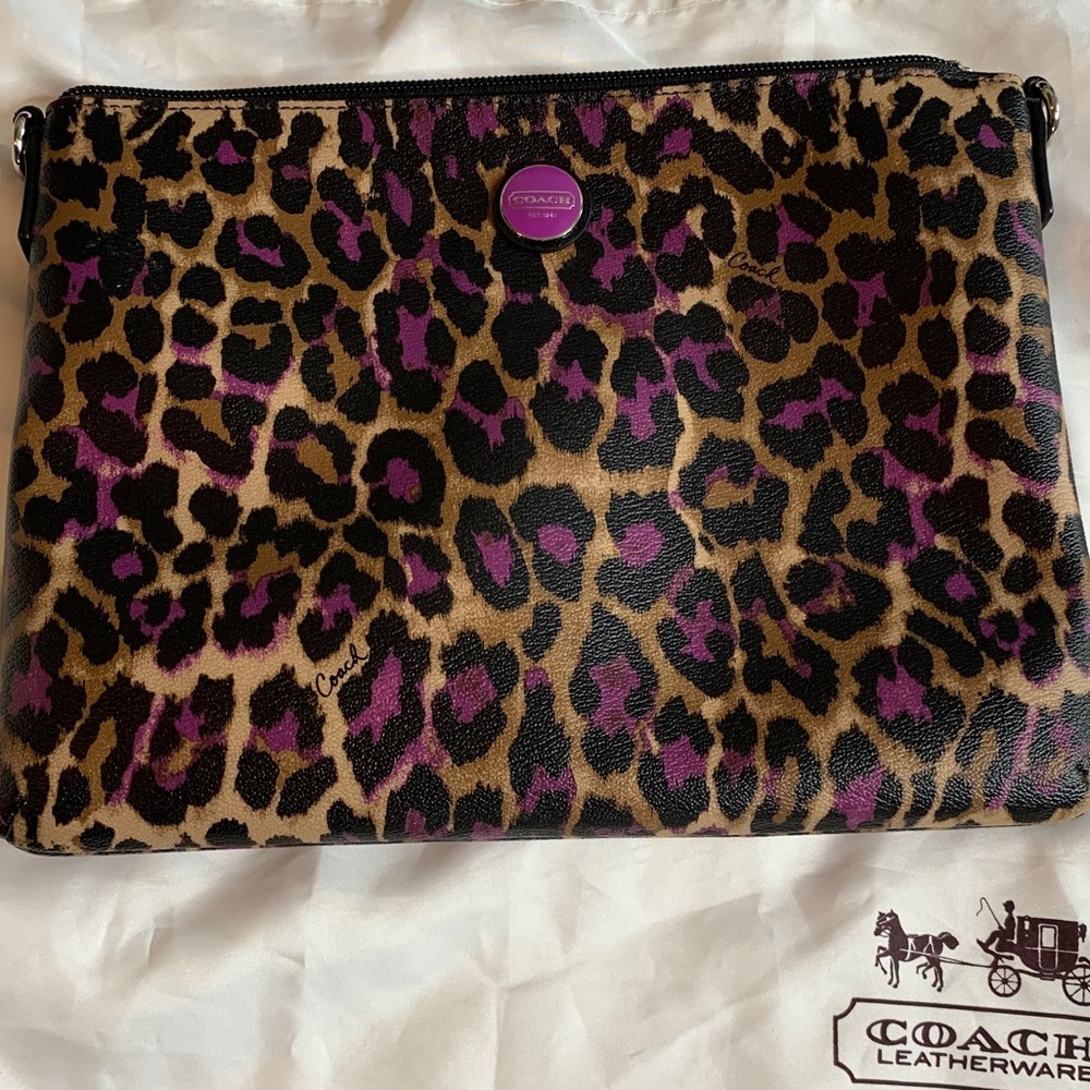 Coach purse/wrist list/crossbody